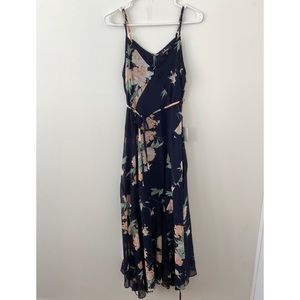 BRAND NEW- NEVER WORN!!!! Lulu’s floral maxi dress